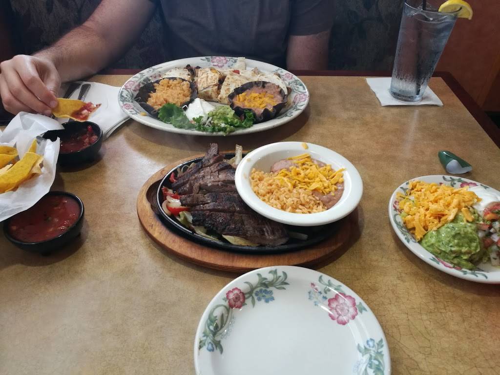 Azteca D Oro | restaurant | 11633 University Blvd, Orlando, FL 32817, USA | 4077378388 OR +1 407-737-8388