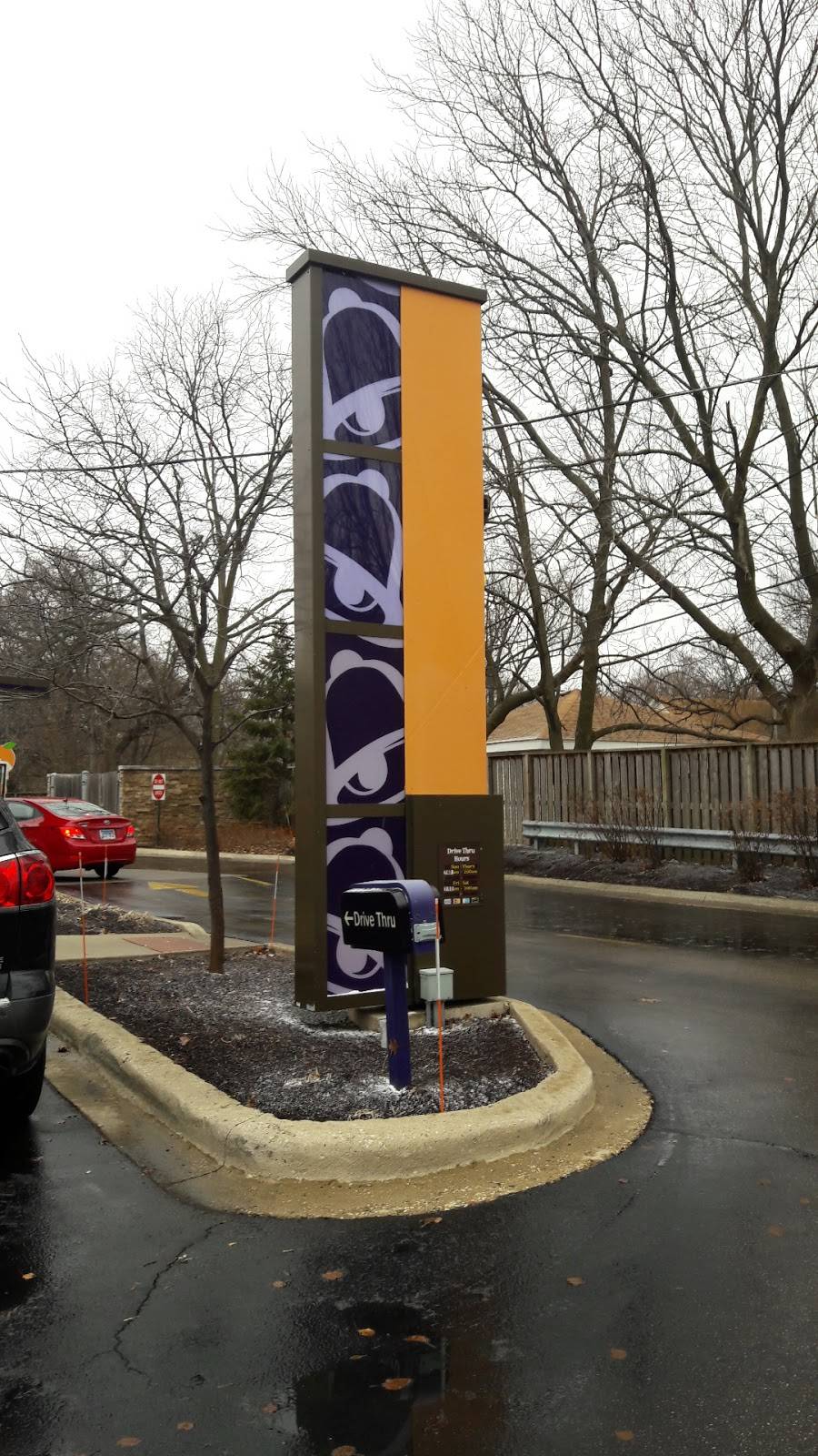 Taco Bell | meal takeaway | 420 W Virginia St, Crystal Lake, IL 60014, USA | 8154593377 OR +1 815-459-3377