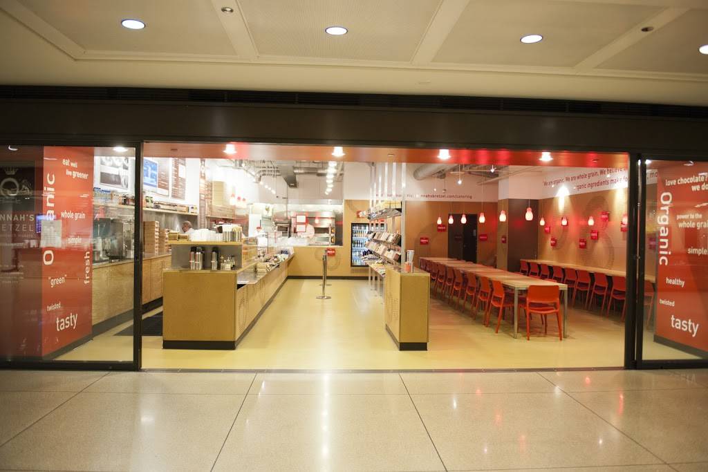 Hannahs Bretzel | meal takeaway | 233 N Michigan Ave, Chicago, IL 60601, USA | 3126211111 OR +1 312-621-1111