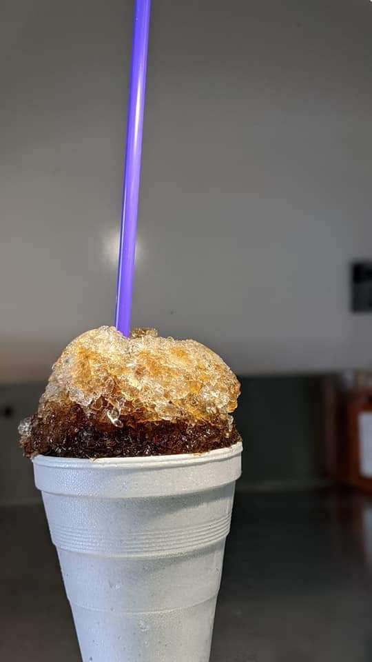 The Burger Barn/Sues Snow Cones | restaurant | 1190 W South Side Dr, Decatur, IL 62521, USA | 2173585011 OR +1 217-358-5011