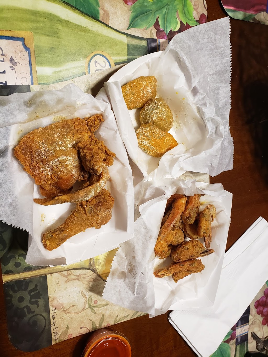 Lunas Chicken N Seafood | restaurant | 8793 Blue Ridge Blvd Suite B, Kansas City, MO 64138, USA | 8168328979 OR +1 816-832-8979