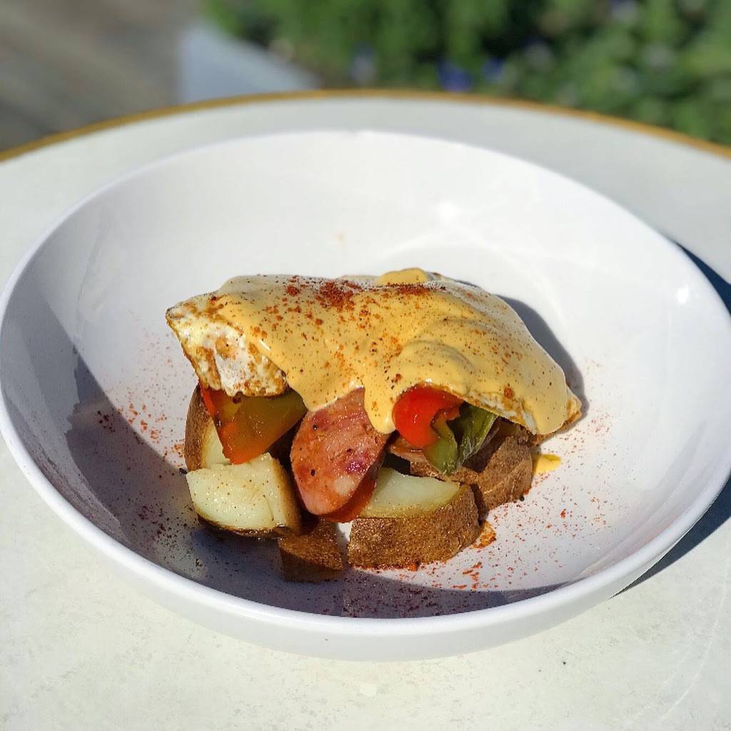 Stalk & Vine | restaurant | 224 S Water St #1G, Wilmington, NC 28401, USA | 9107690567 OR +1 910-769-0567