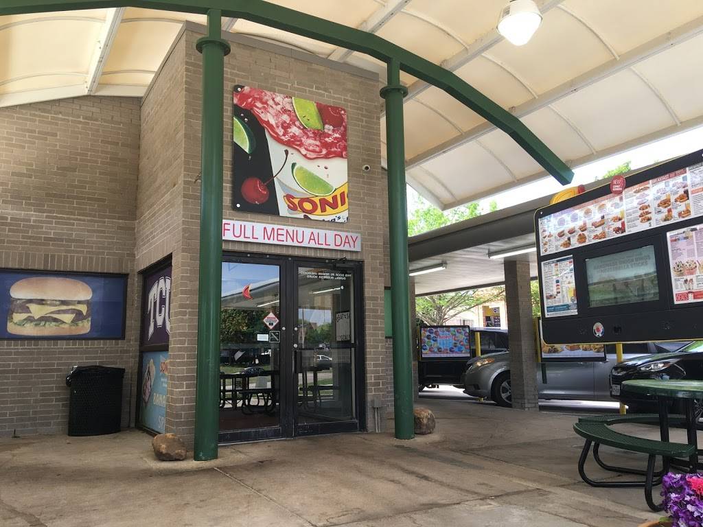 Sonic Drive-In | restaurant | 5851 Overton Ridge Blvd, Fort Worth, TX 76132, USA | 8173618300 OR +1 817-361-8300