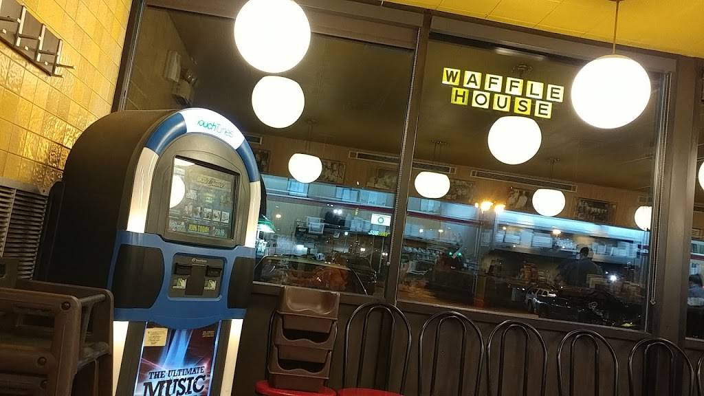 Waffle House | meal takeaway | 2225 N Charles G Seivers Blvd, Clinton, TN 37716, USA | 8654579985 OR +1 865-457-9985