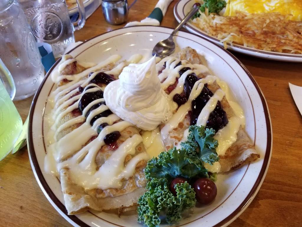 Farm Inn On Main | bakery | 123 N Main St, Shawano, WI 54166, USA | 7155244916 OR +1 715-524-4916