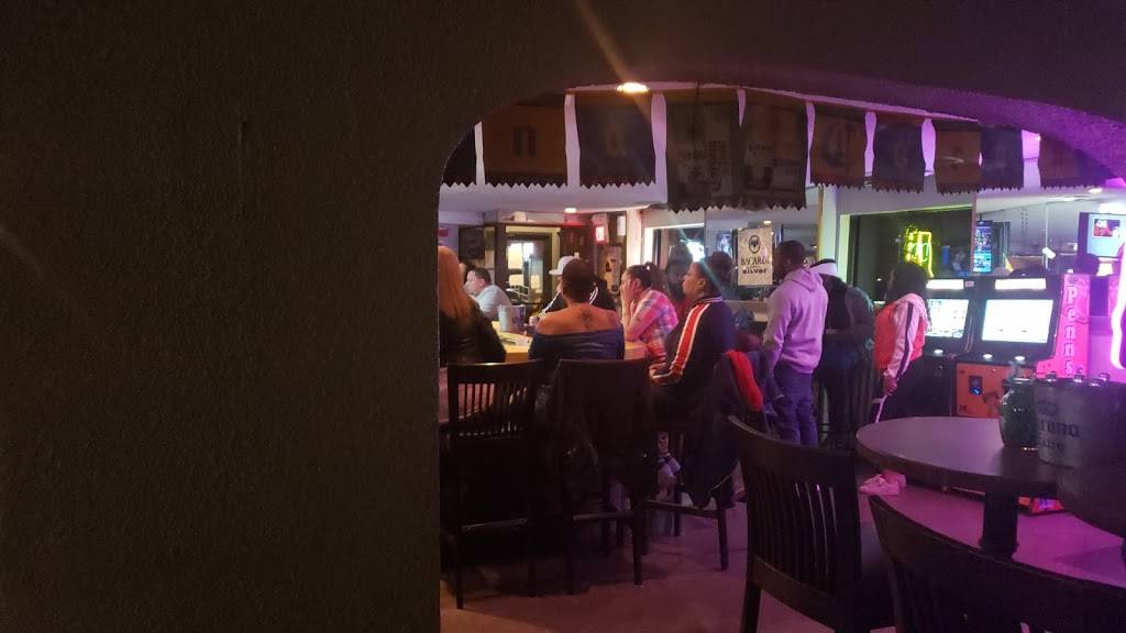 El Batey Bar & Restaurant | restaurant | 430 W Dauphin St, Philadelphia, PA 19133, USA | 2152797935 OR +1 215-279-7935