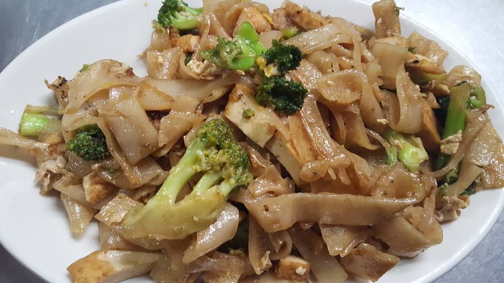 Vientiane Palace Restaurant | restaurant | 151 W Gorham St, Madison, WI 53703, USA | 6082552848 OR +1 608-255-2848