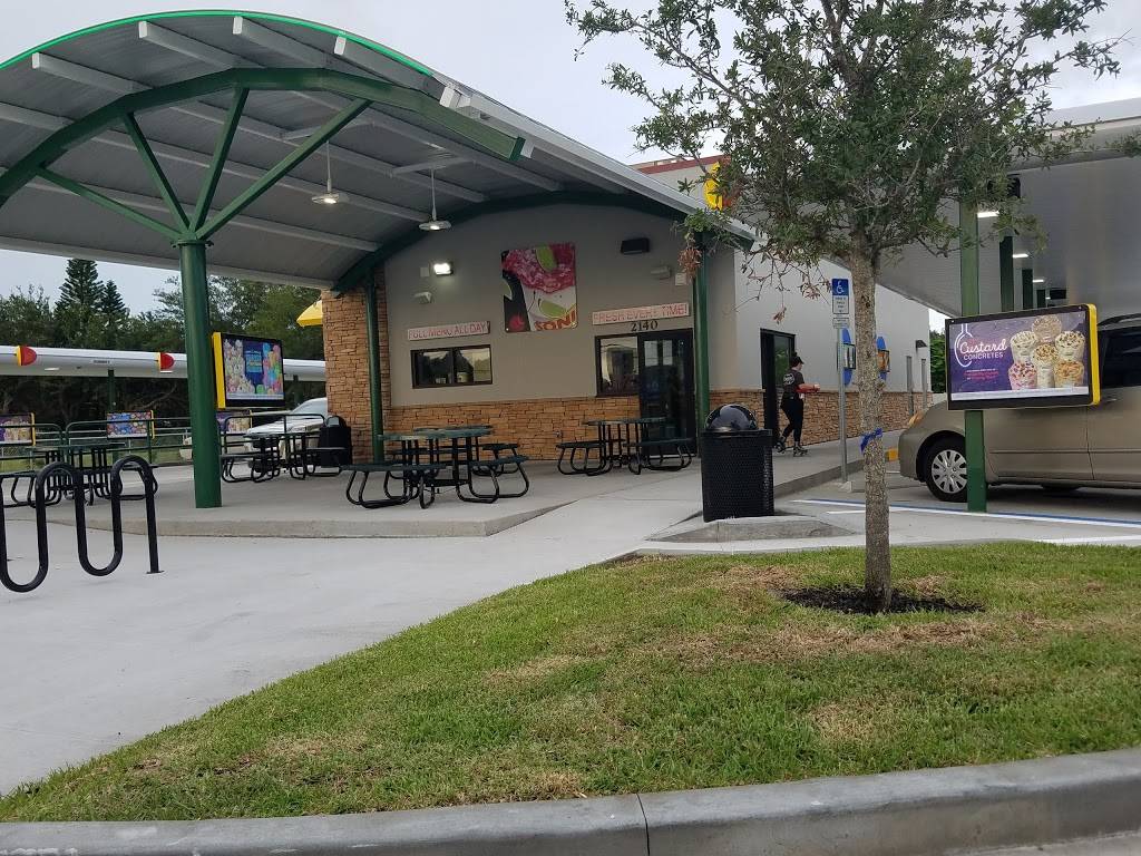 Sonic Drive-In | restaurant | 2140 N Courtenay Pkwy, Merritt Island, FL 32953, USA | 3218770728 OR +1 321-877-0728