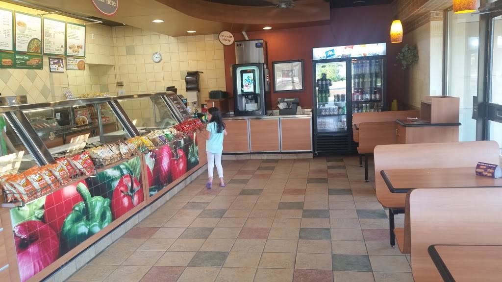 Subway | meal takeaway | 324 Highland Rd W, Kitchener, ON N2M 5G2, Canada | 5195787827 OR +1 519-578-7827