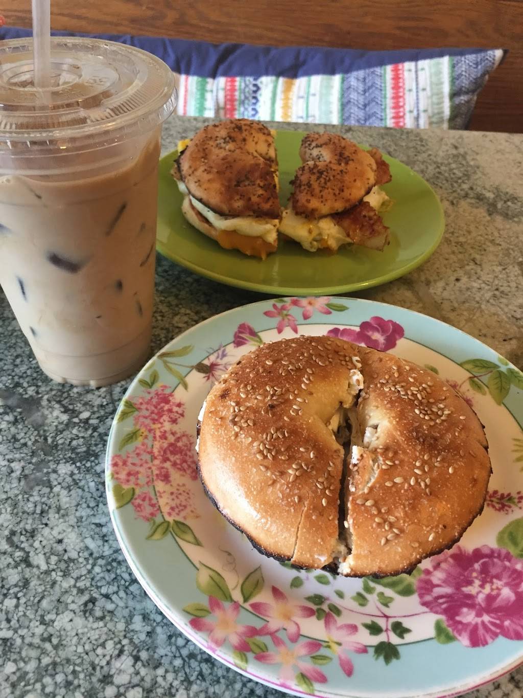 Deja Brew | cafe | 763 Edgewood Ave, New Haven, CT 06515, USA | 2033891518 OR +1 203-389-1518