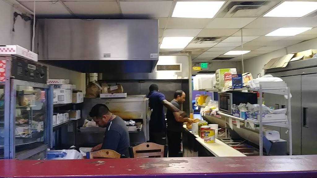 Mama Johns | restaurant | 2650 W Patapsco Ave, Baltimore, MD 21230, USA | 4106444050 OR +1 410-644-4050