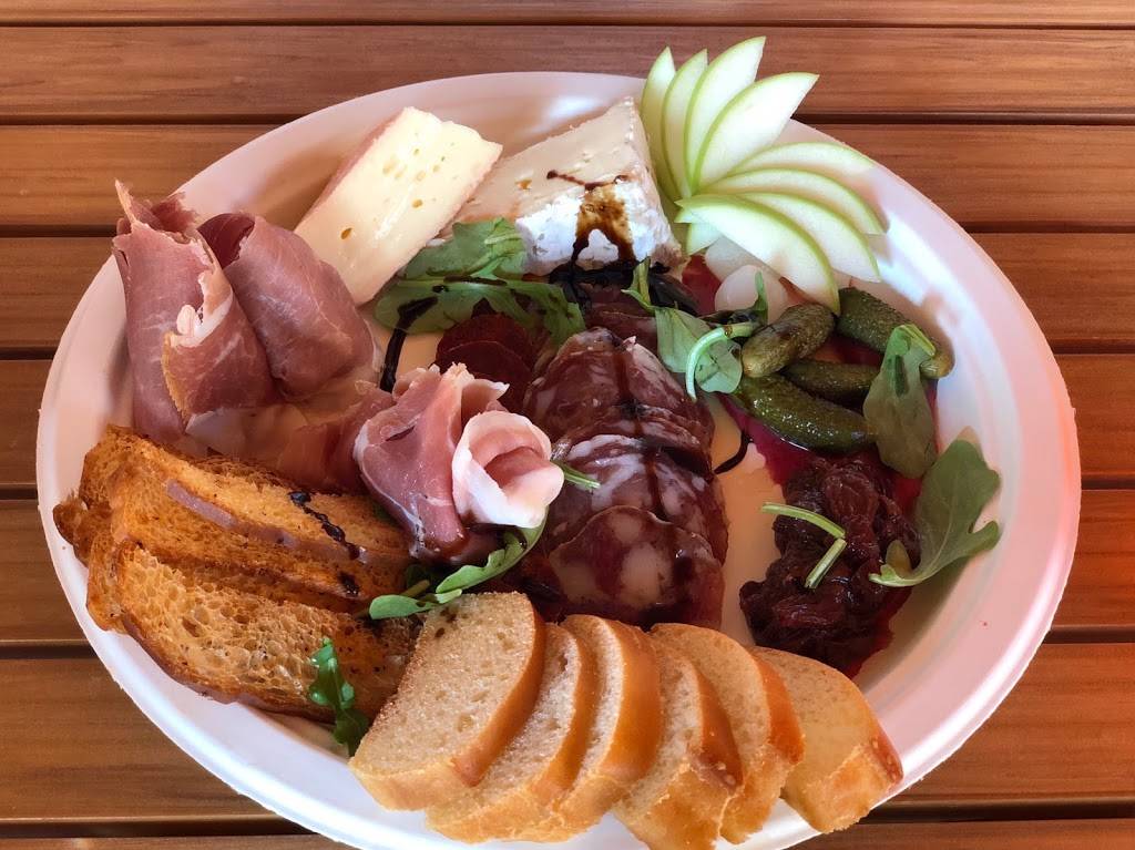 Panache Mobile | restaurant | 8705 Chemin Royal, Sainte-Pétronille, QC G0A 4C0, Canada | 4186922211 OR +1 418-692-2211