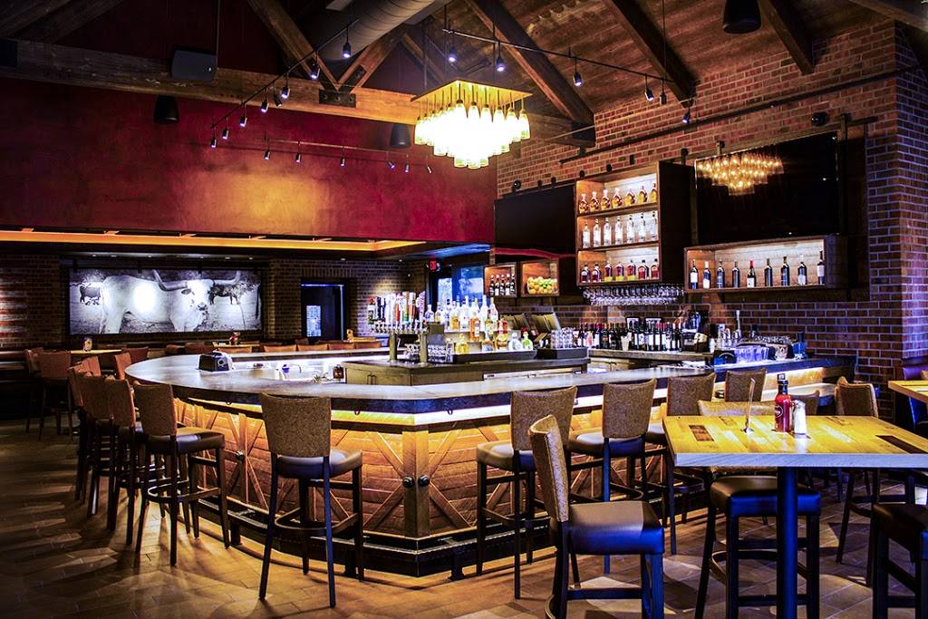 Wood Ranch BBQ & Grill | restaurant | 110 N 1st St, Burbank, CA 91502, USA | 7472002460 OR +1 747-200-2460