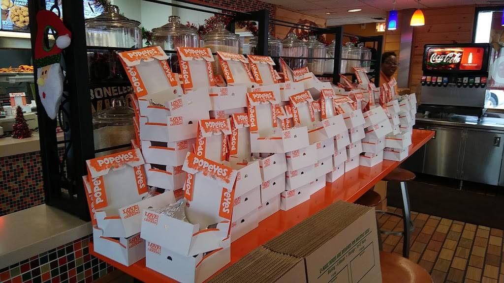 Popeyes Chicken | restaurant | 610 Madison St, Oak Park, IL 60302, USA | 7085241022 OR +1 708-524-1022