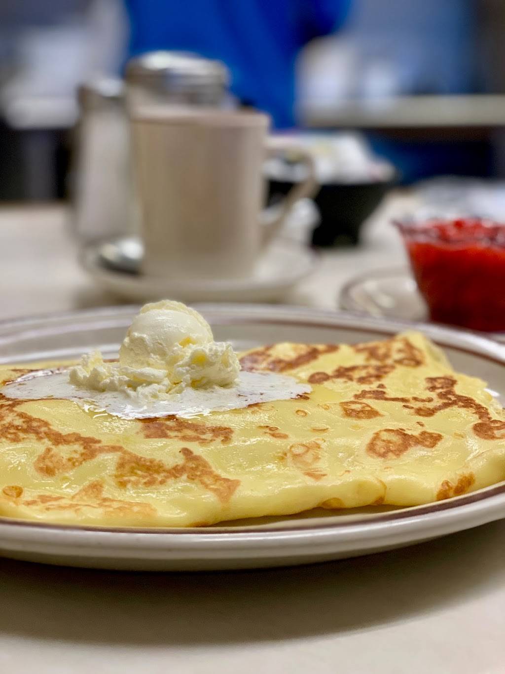 Johnny Pamcakes | restaurant | 3700 E State St, Rockford, IL 61108, USA | 8152297415 OR +1 815-229-7415