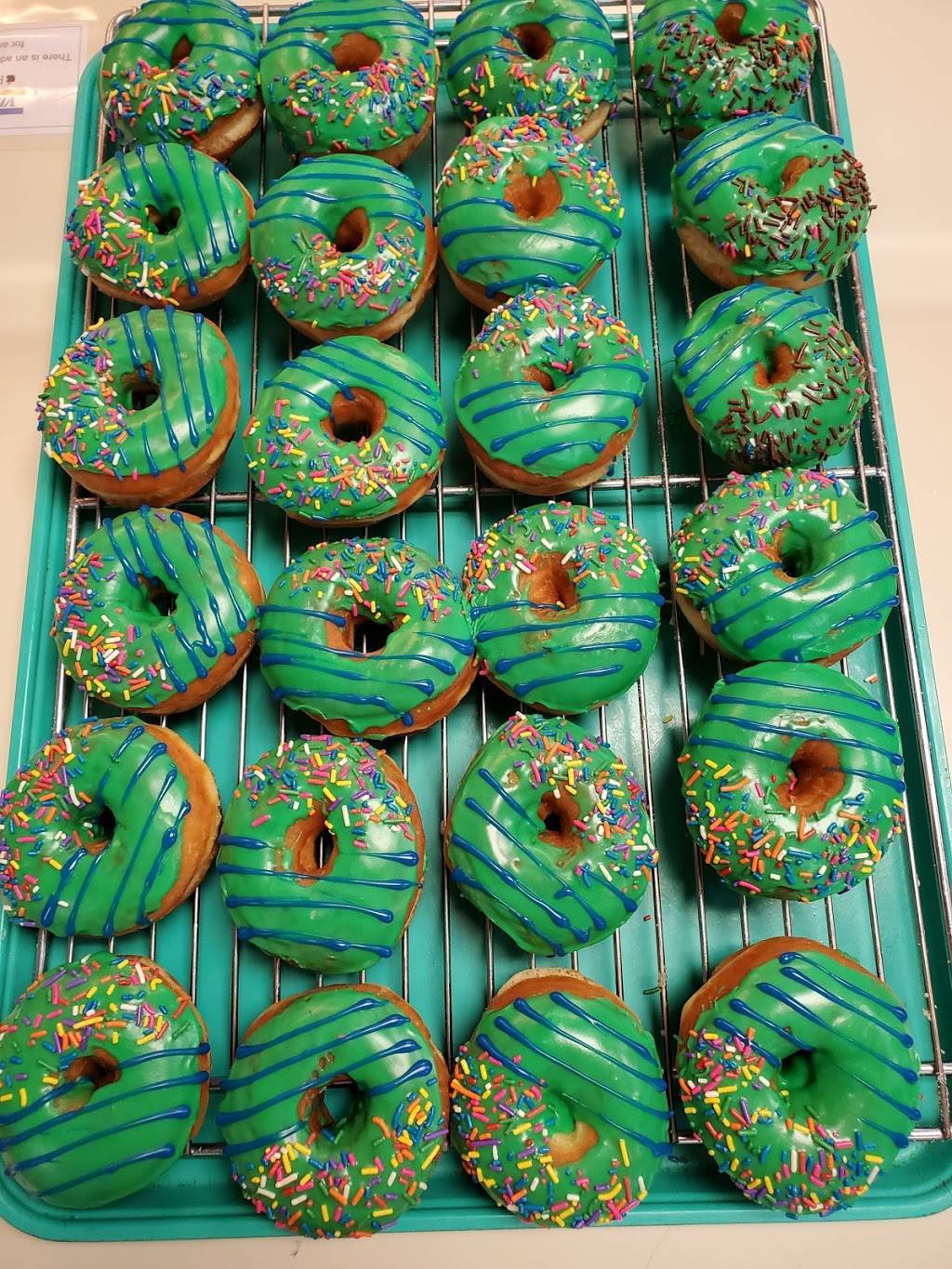 Fancy Donuts | restaurant | 1067 C St #130, Galt, CA 95632, USA | 2097454620 OR +1 209-745-4620