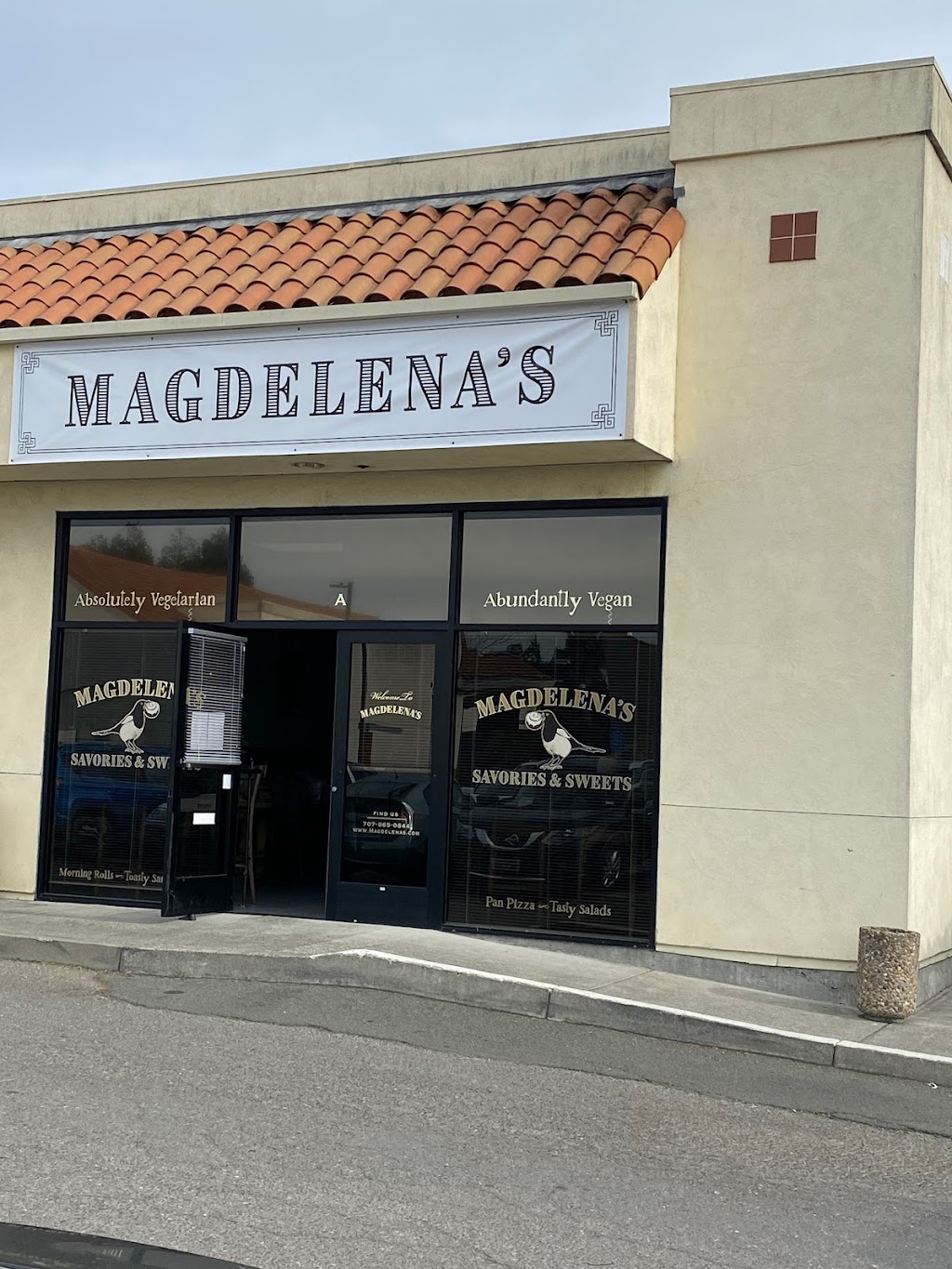 Magdelenas Savories & Sweets | bakery | 5306 Old Redwood Hwy N, Petaluma, CA 94954, USA | 7076650644 OR +1 707-665-0644