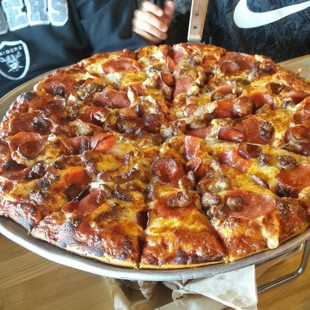 Round Table Pizza-Wings-Brew | meal delivery | 750 Admiral Callaghan Ln, Vallejo, CA 94591, USA | 7075523000 OR +1 707-552-3000