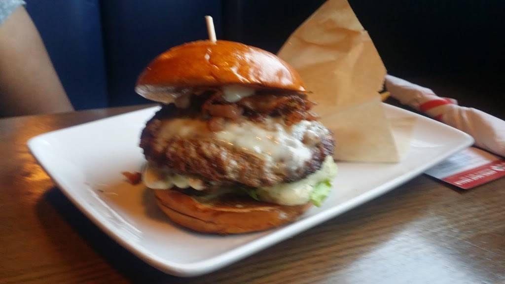 TGI Fridays | restaurant | 7200 W 191st St, Tinley Park, IL 60477, USA | 8154640082 OR +1 815-464-0082