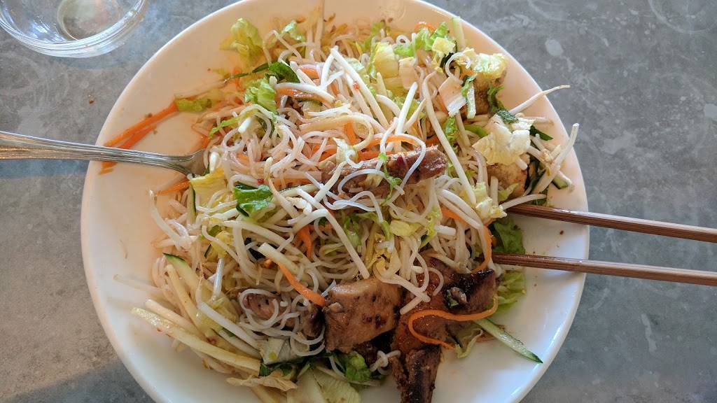 Seaside Pho & Grill | restaurant | 1005 Rosecrans St #101, San Diego, CA 92106, USA | 6194879844 OR +1 619-487-9844