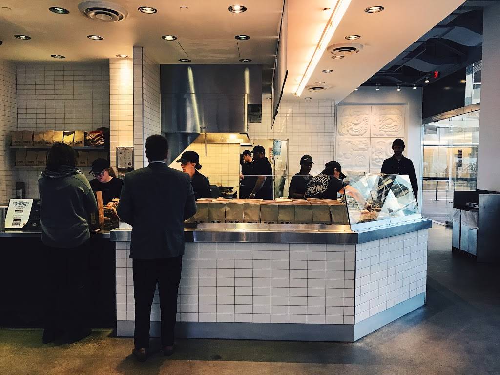 Chipotle Mexican Grill | restaurant | 200 South 6th St Ste 100, Minneapolis, MN 55402, USA | 6122520050 OR +1 612-252-0050