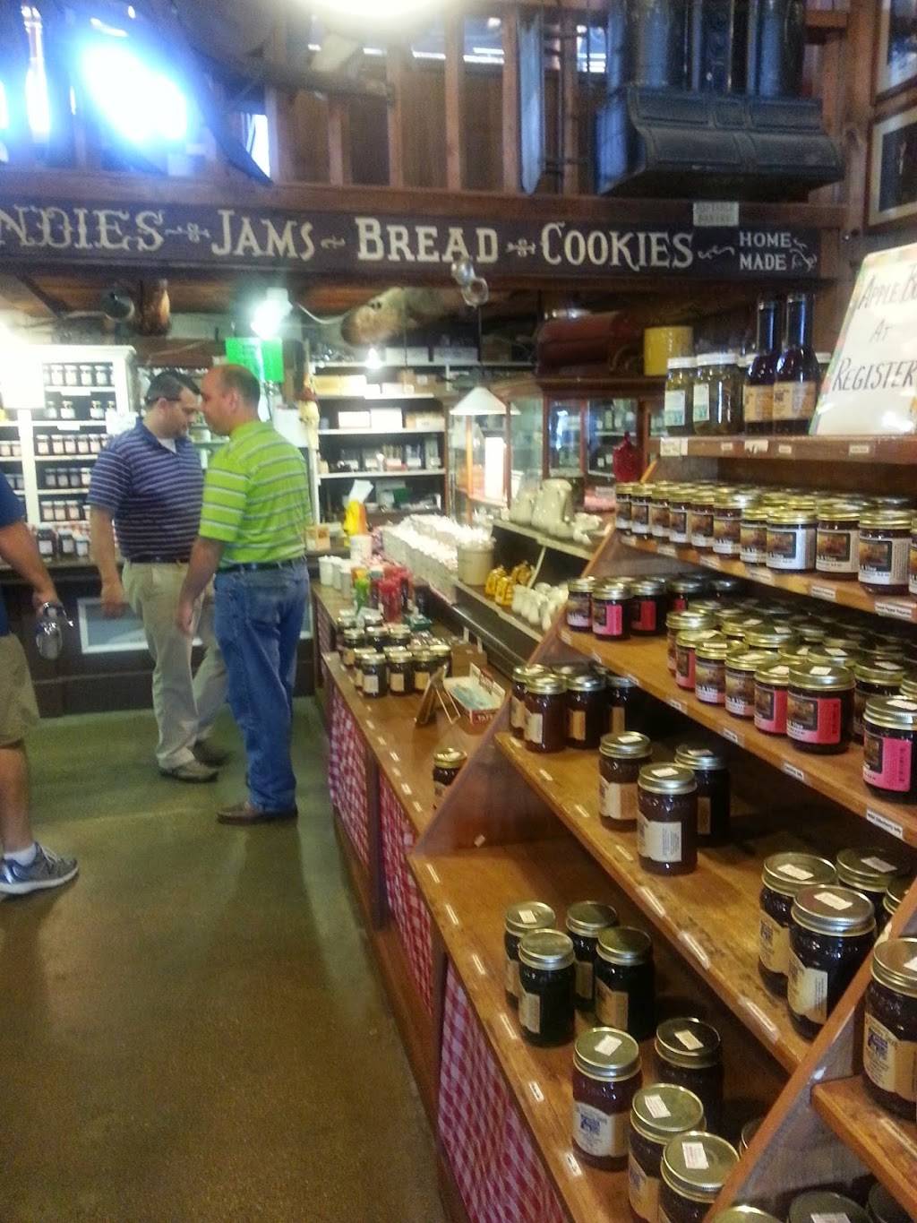 The Nashville House | restaurant | 15 S Van Buren St, Nashville, IN 47448, USA | 8129884554 OR +1 812-988-4554