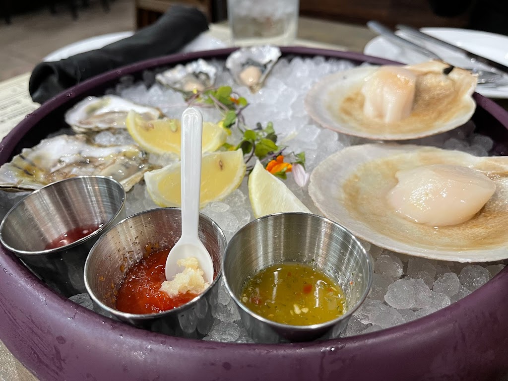 The Legends Oyster Bar and Grill | restaurant | 1450 W Horizon Ridge Pkwy, Henderson, NV 89012, USA | 7028310795 OR +1 702-831-0795