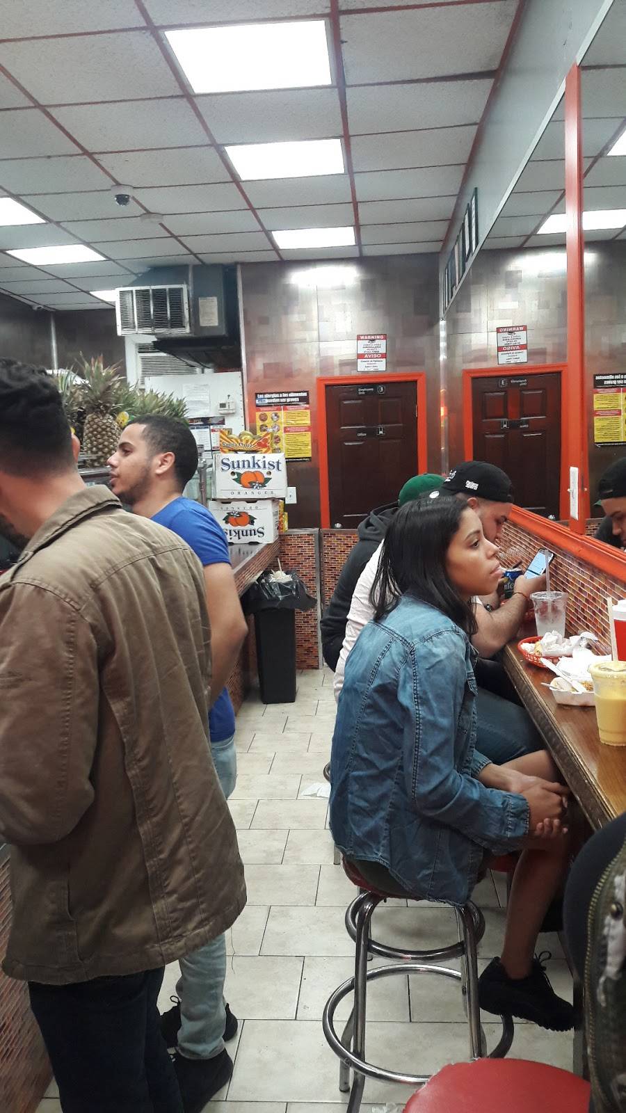 Empanadas Monumental | restaurant | 522 W 207th St, New York, NY 10034, USA | 2125675241 OR +1 212-567-5241