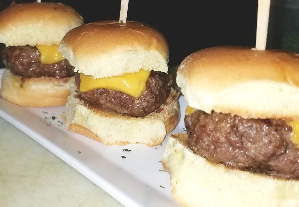 Team Dez Sports Bar & Grill | restaurant | 2586 Morris Ave, Union, NJ 07083, USA | 9082587450 OR +1 908-258-7450