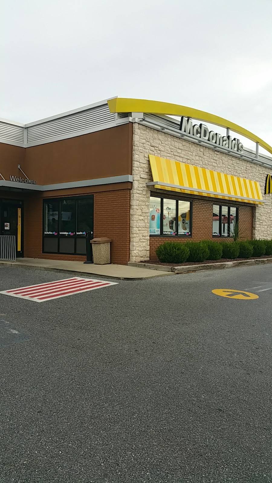 McDonalds | cafe | 701 E Gay St, West Chester, PA 19380, USA | 6104312536 OR +1 610-431-2536