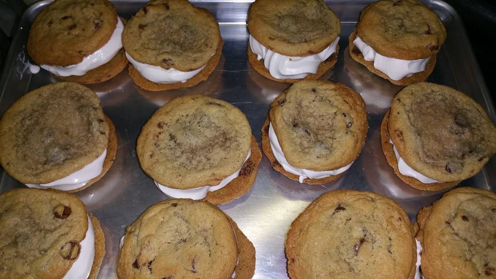 Zipps Pizzaria | restaurant | 301 Audubon St, Adair, IA 50002, USA | 6417423533 OR +1 641-742-3533