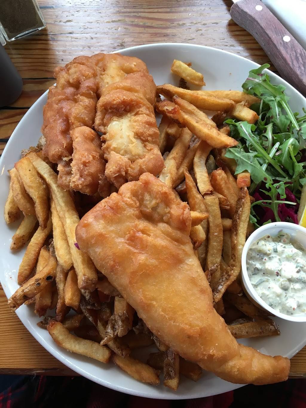 Red House West | restaurant | 629 Fortune Crescent, Kingston, ON K7P 0L5, Canada | 6133843999 OR +1 613-384-3999