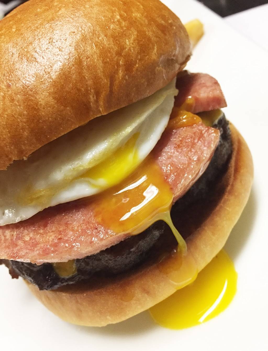 W.L. Goodfellows and Co. Restaurant & Pub | restaurant | 310 E White Horse Pike, Galloway, NJ 08205, USA | 6096521942 OR +1 609-652-1942