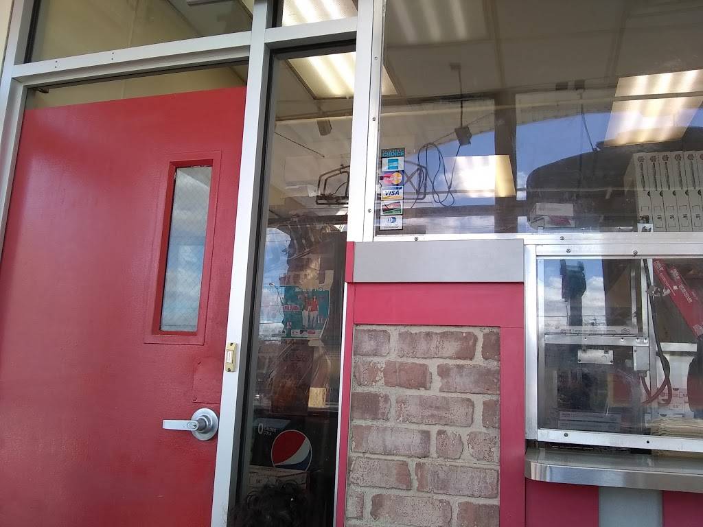 Papa Johns Pizza | restaurant | 5310 Indian Head Hwy, Oxon Hill, MD 20745, USA | 3015677272 OR +1 301-567-7272