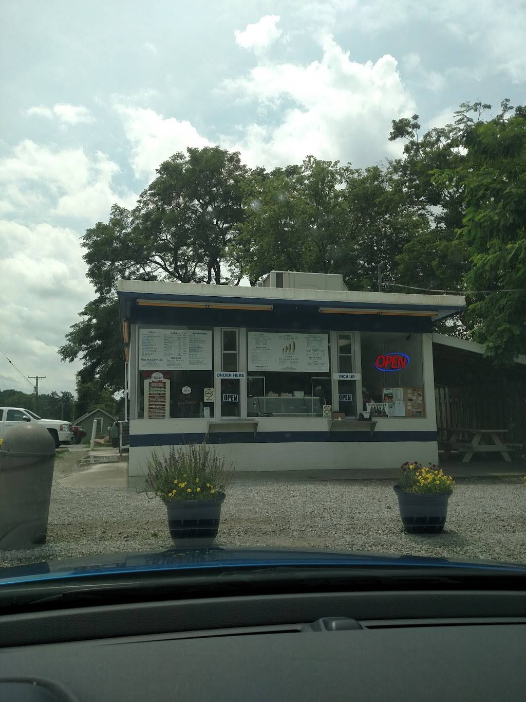 Mifflin Dairy Bar | restaurant | 37 Maine St, Ashland, OH 44805, USA | 4193688133 OR +1 419-368-8133