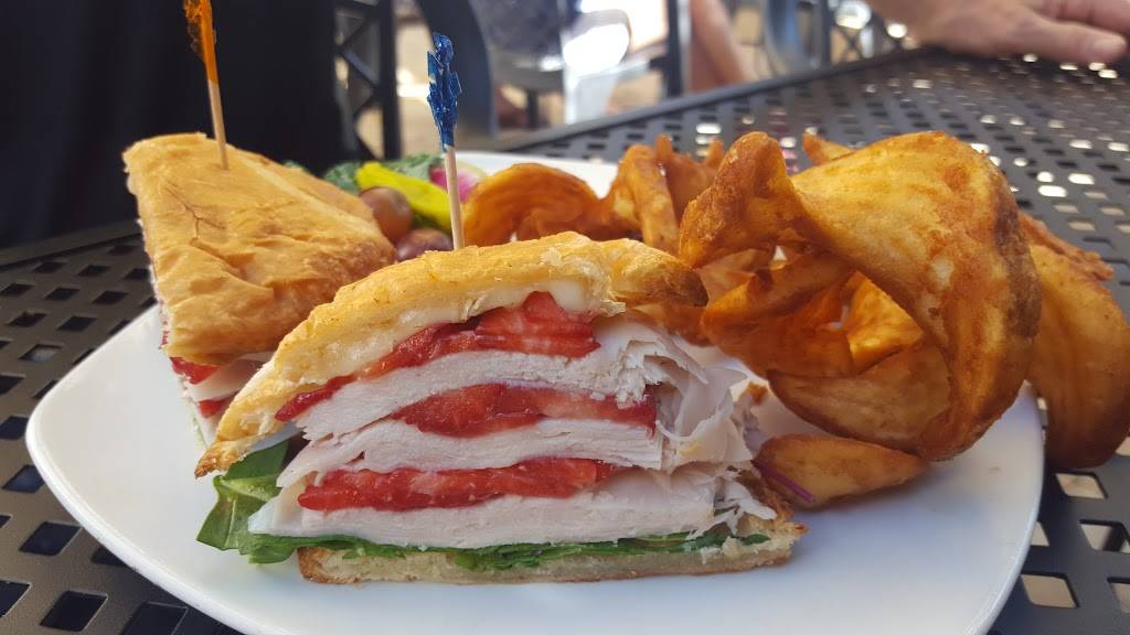 Jungle Prada Tavern | restaurant | 1700 Park St N, St. Petersburg, FL 33710, USA | 7279147776 OR +1 727-914-7776