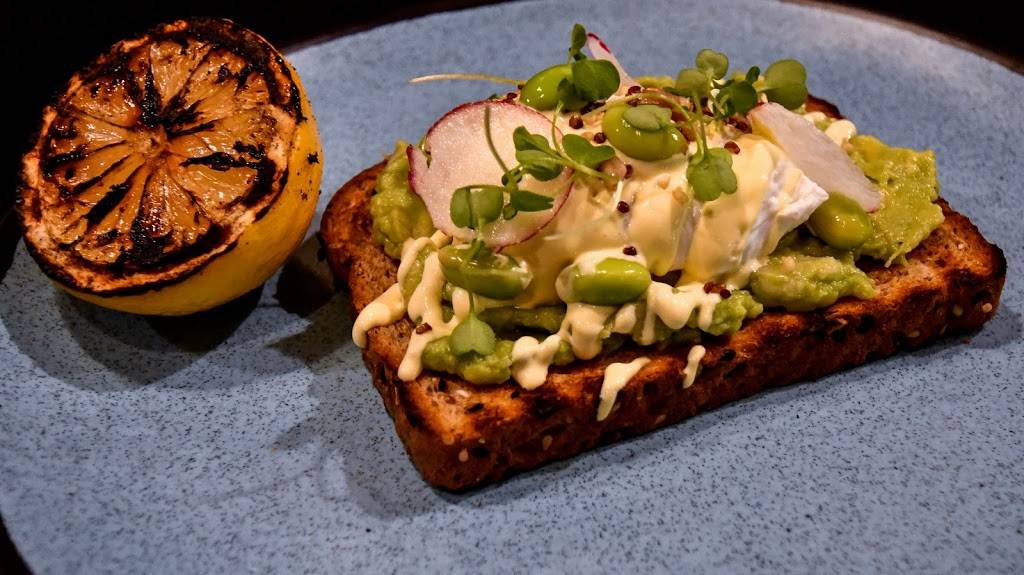 Shift Restaurant and Bar | restaurant | 24253 State Line Rd, Lawrenceburg, IN 47025, USA | 8127477512 OR +1 812-747-7512