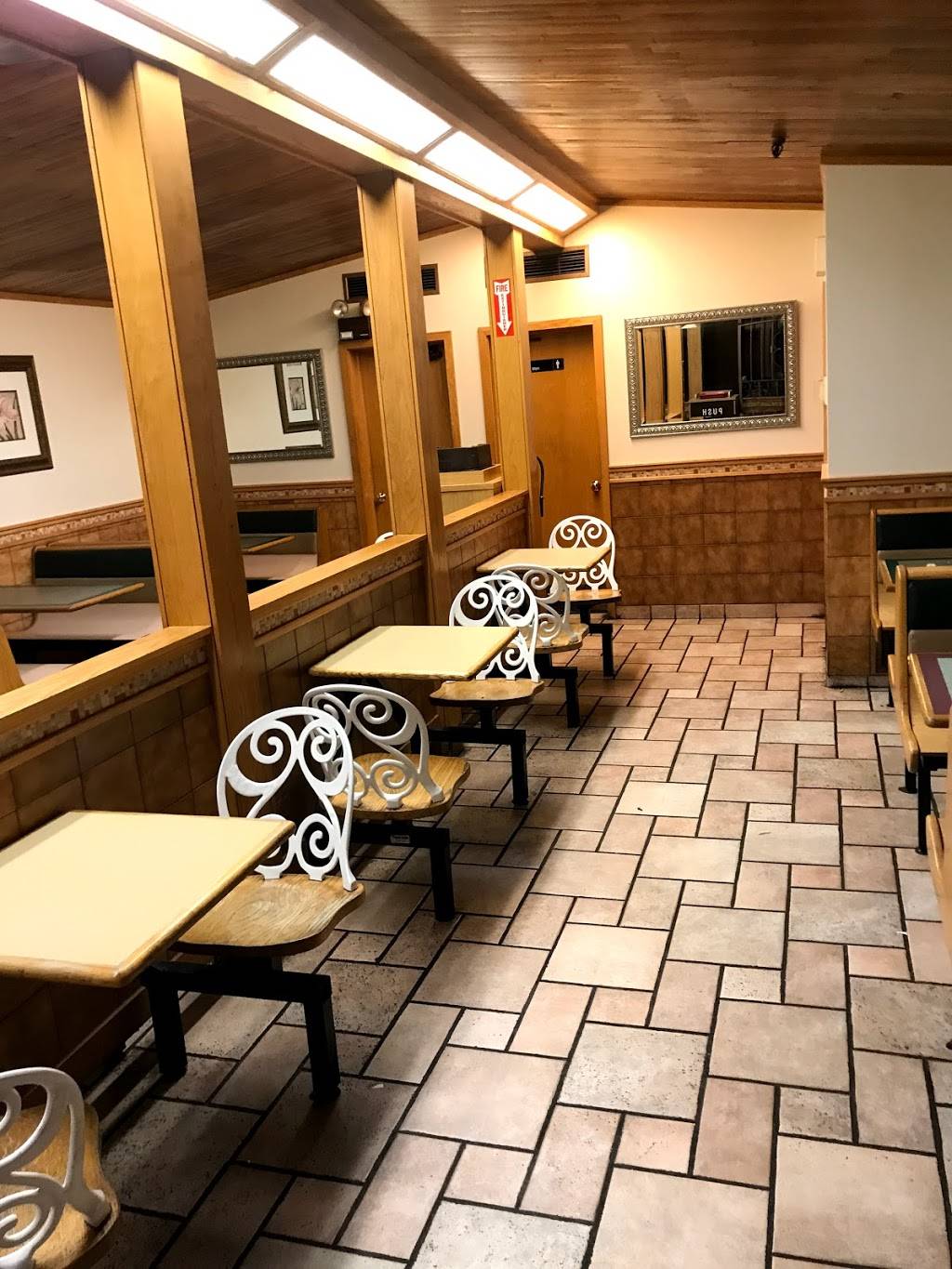 Bill & Bobs Roast Beef | meal takeaway | 57 Main St, Woburn, MA 01801, USA | 7819359842 OR +1 781-935-9842