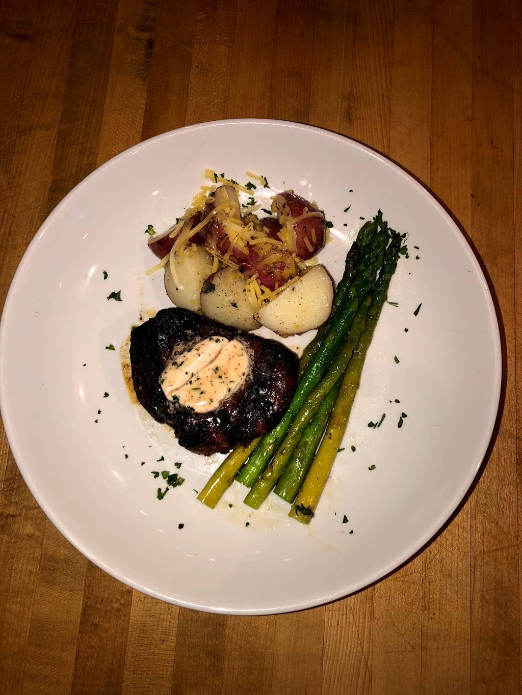 Red Table | restaurant | 16821 Algonquin St, Huntington Beach, CA 92649, USA | 7148464700 OR +1 714-846-4700