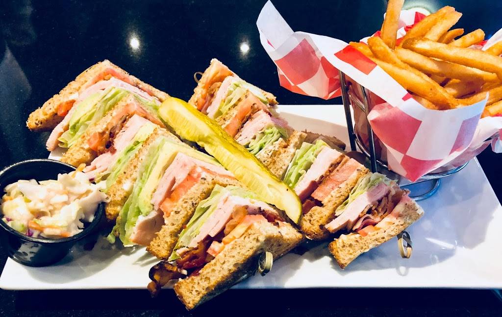 Chiefs Pub | restaurant | 502 N Western Ave, Lake Forest, IL 60045, USA | 8472343444 OR +1 847-234-3444