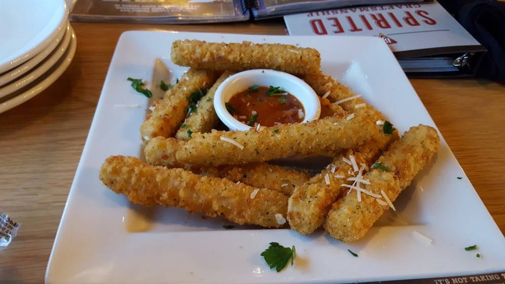 BJs Brewhouse | restaurant | 39 Green Acres Rd S, Valley Stream, NY 11581, USA | 5162568800 OR +1 516-256-8800