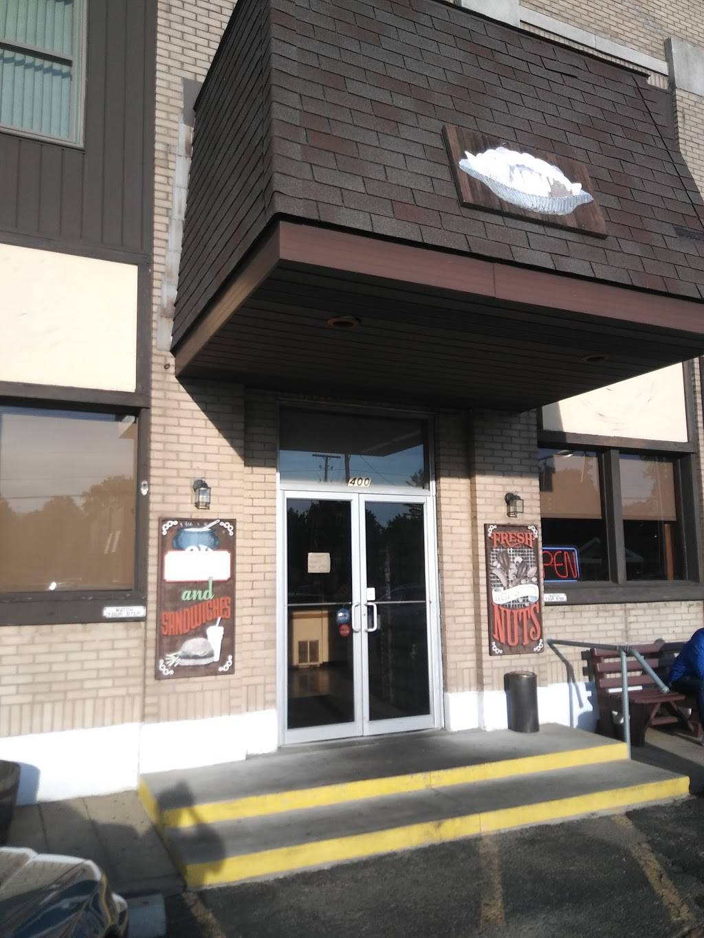 Milk & Honey | restaurant | 3400 Cleveland Ave NW # 1, Canton, OH 44709, USA | 3304925884 OR +1 330-492-5884