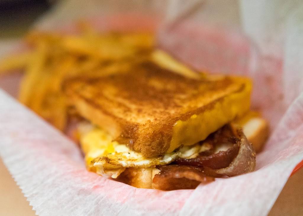 Dinos Bar | restaurant | 411 Gallatin Ave, Nashville, TN 37206, USA | 6152263566 OR +1 615-226-3566