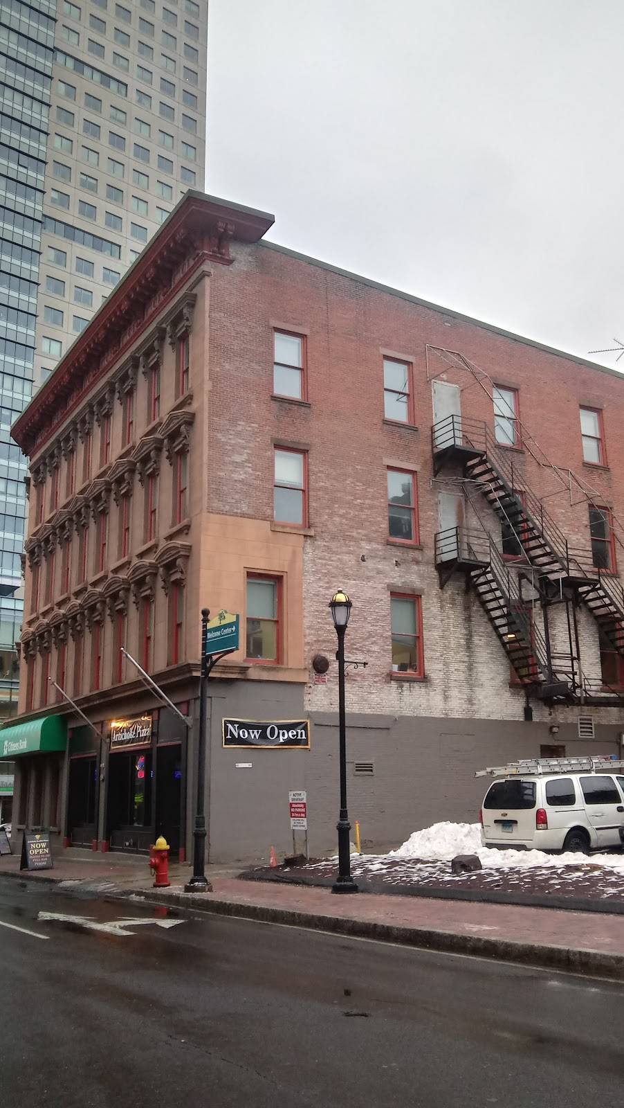 Artichoke Basilles Pizza | restaurant | 114 Asylum St, Hartford, CT 06103, USA | 8609696128 OR +1 860-969-6128