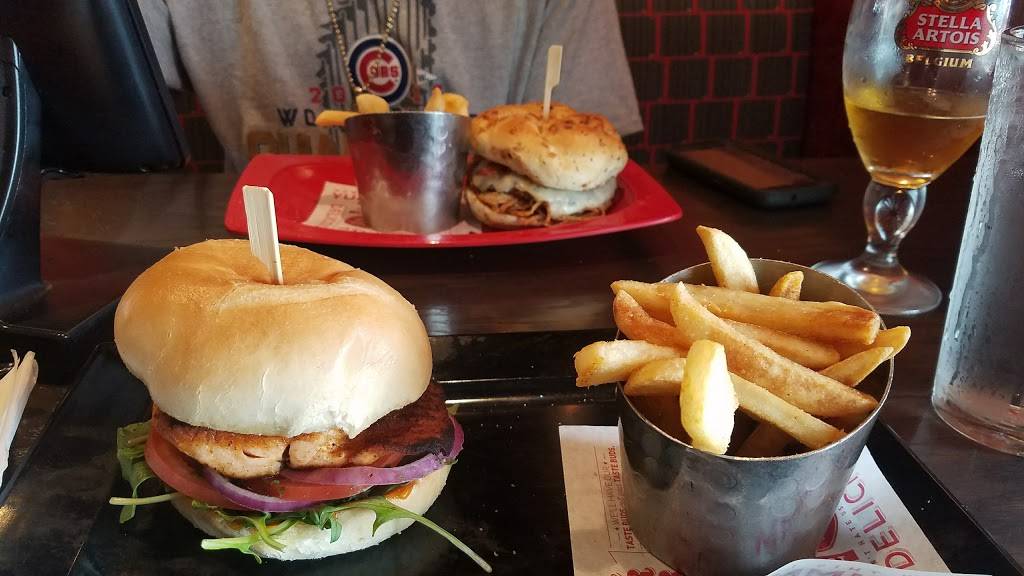 Red Robin Gourmet Burgers and Brews | restaurant | 250 S Weber Rd, Bolingbrook, IL 60490, USA | 6307593036 OR +1 630-759-3036