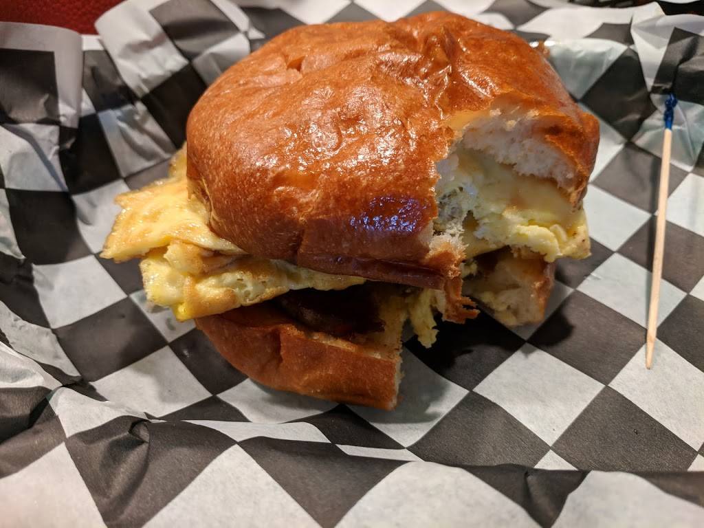 Louies Little Hut | restaurant | 8419 Germantown Ave, Philadelphia, PA 19118, USA | 2677665044 OR +1 267-766-5044