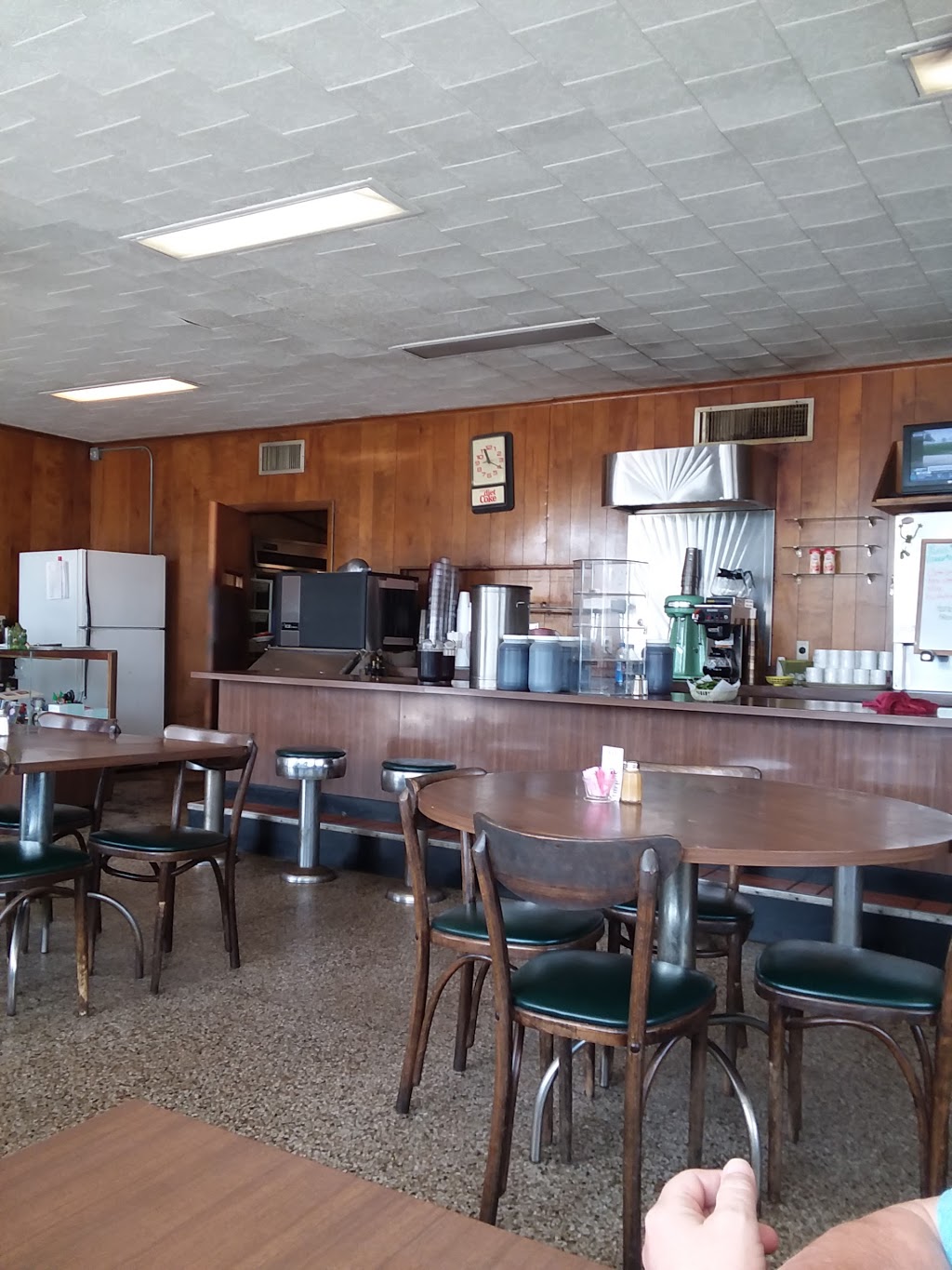 Bayless Restaurant | restaurant | 1279 MS-15, Bay Springs, MS 39422, USA | 6017642639 OR +1 601-764-2639