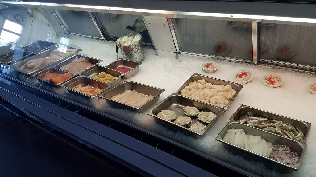 Belle Isle Seafood | restaurant | 1 Main St, Winthrop, MA 02152, USA | 6175671619 OR +1 617-567-1619