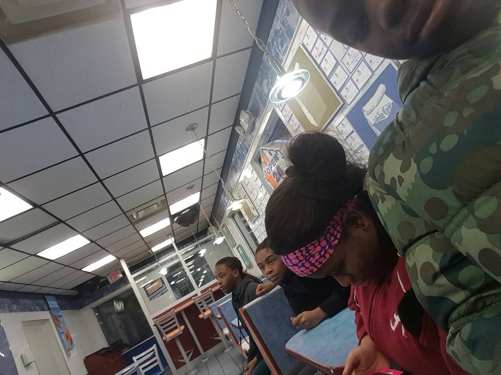 White Castle | restaurant | 642 Broadway, Newark, NJ 07104, USA | 9734853250 OR +1 973-485-3250