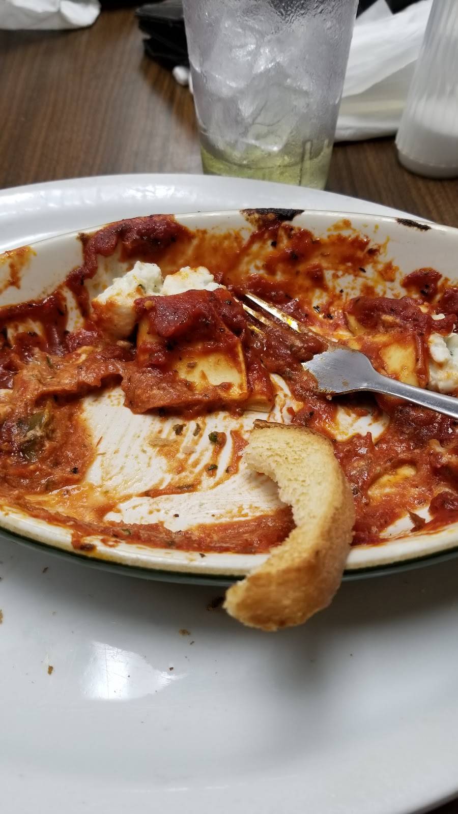 Nicks Pizzeria | restaurant | 201 McCausland St, Carlinville, IL 62626, USA | 2178544544 OR +1 217-854-4544